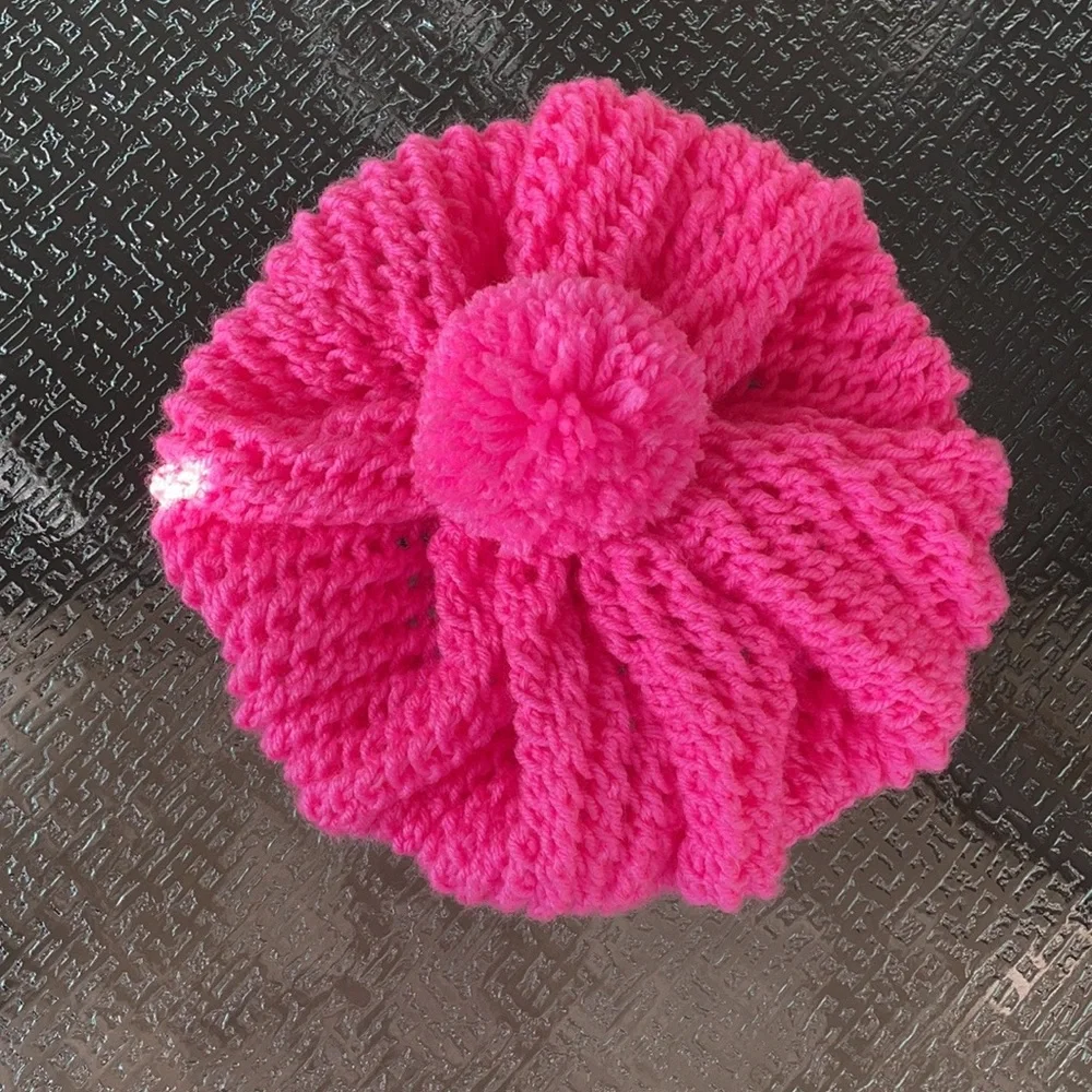 Handus Hand knit women’s Beanie %100 acrylic pink beanie